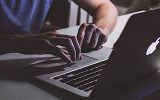 「德甲尊严之战！法兰克福主场亮刃，多特蒙德能否破咒重生？」